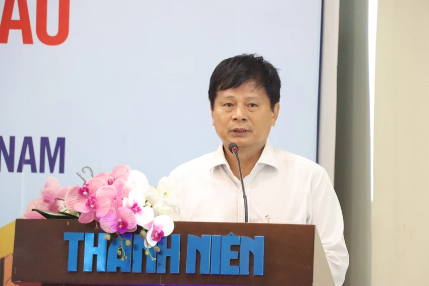 Ông Trần Trọng Dũng, Phó chủ tịch Hội Nhà báo Việt Nam chia sẻ tại họp báo. Ảnh: HÀ NGUYỄN