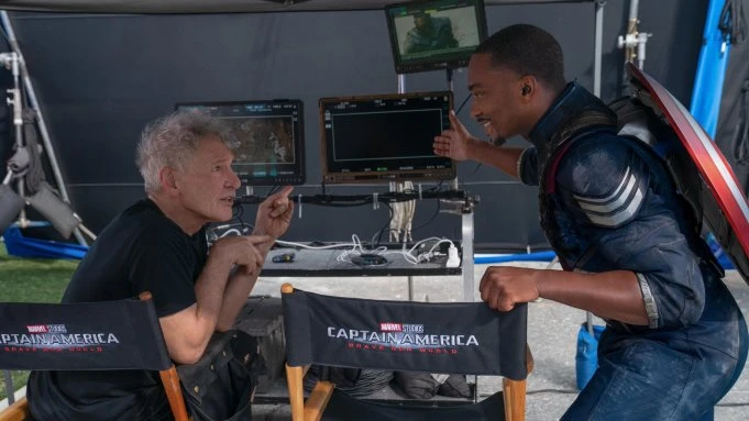 Harrison Ford và Anthony Mackie trên phim trường "Captain America: Brave New World". Ảnh: IT.