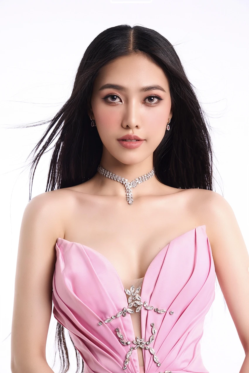 Nguyễn Thị Thu Thảo sinh năm 1996, đến từ Bình Thuận, có gương mặt khả ái, đường nét hài hòa. Thu Thảo bày tỏ 27 tuổi không còn trẻ để thi hoa hậu, do đó cô cân nhắc nhiều khi quyết định đăng ký. Tuy nhiên, cô không muốn lãng phí thời gian để sau này phải tiếc nuối.
