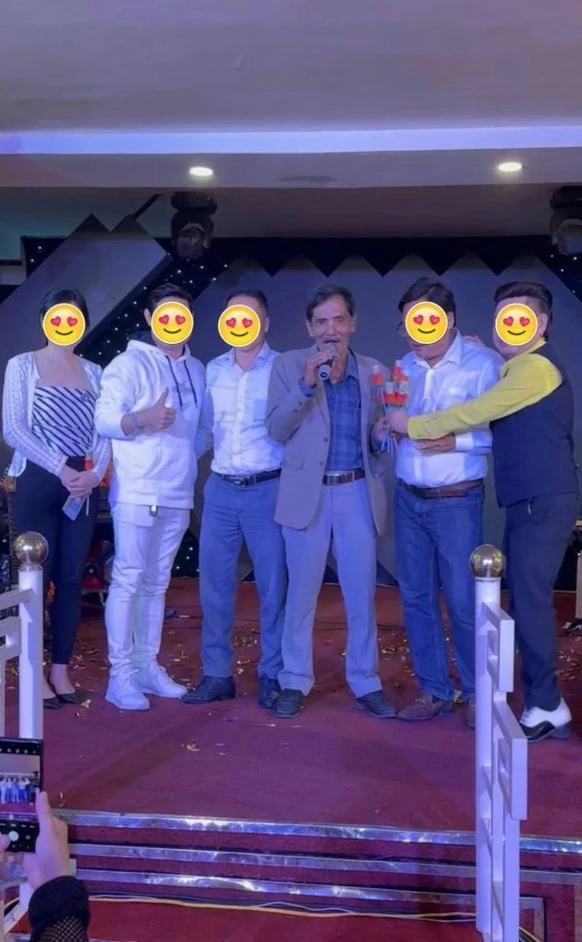 Thương Tín dành được nhiều tình cảm của khán giả tại một đêm diễn mới đây Thương Tín dành được nhiều tình cảm của khán giả tại một đêm diễn mới đây