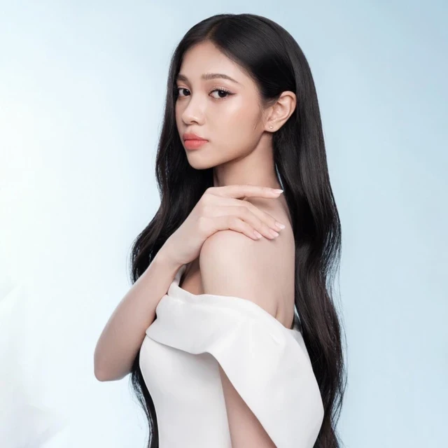 Dẫu vậy, nàng hậu vẫn luôn bản lĩnh, vượt qua những ám ảnh