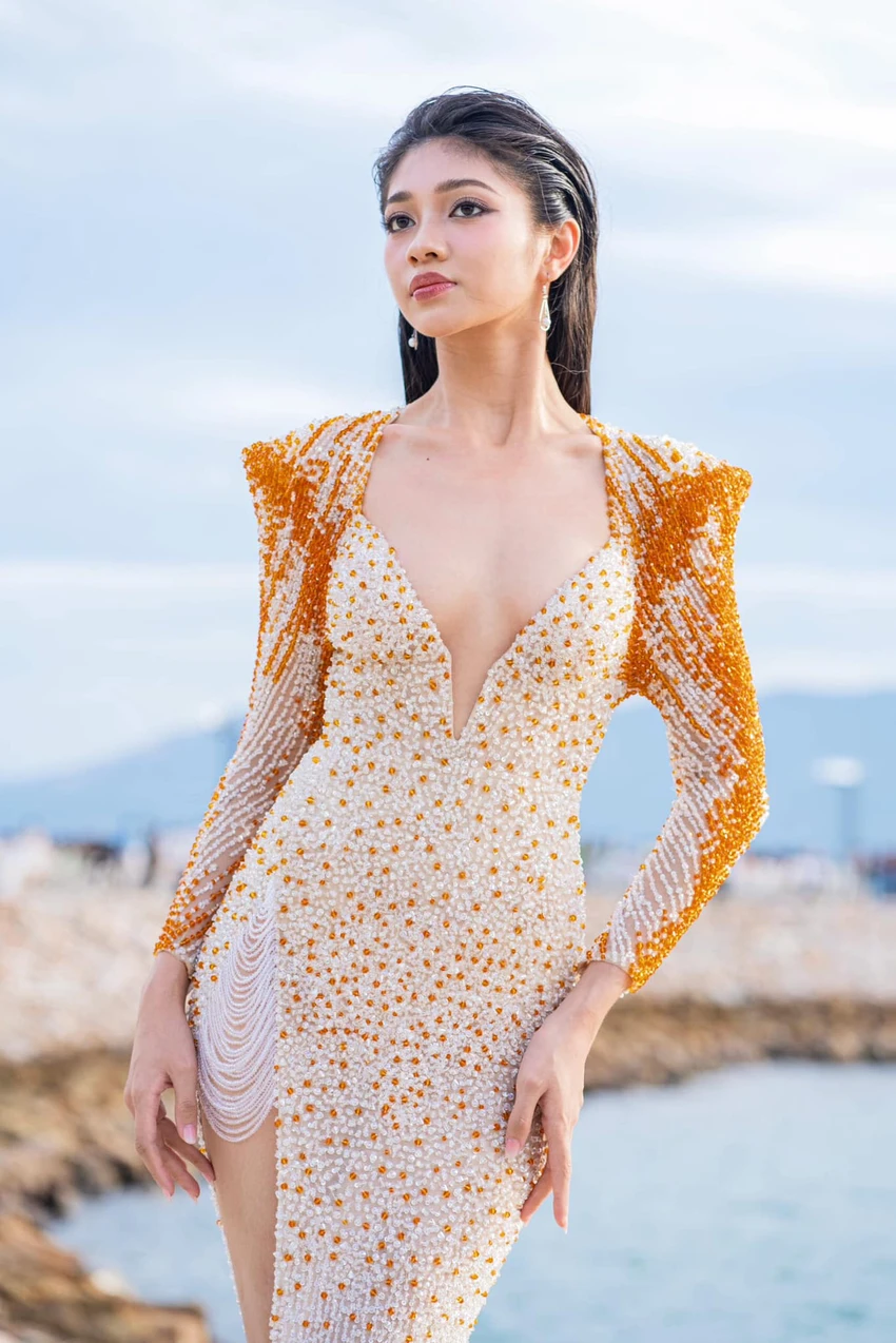 Nàng hậu quyết ghi danh thi hoa hậu với mong muốn đem lý tưởng, sức trẻ của mình lan tỏa thông điệp về tình yêu thương, giúp đỡ những đứa trẻ có hoàn cảnh giống mình.