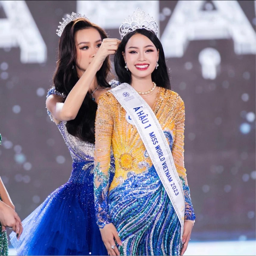 Giây phút vỡ oà xúc động của Đào Thị Hiền khi được xướng tên ngôi vị Á hậu 1 Miss World Vietnam 2023. Giây phút vỡ oà xúc động của Đào Thị Hiền khi được xướng tên ngôi vị Á hậu 1 Miss World Vietnam 2023.