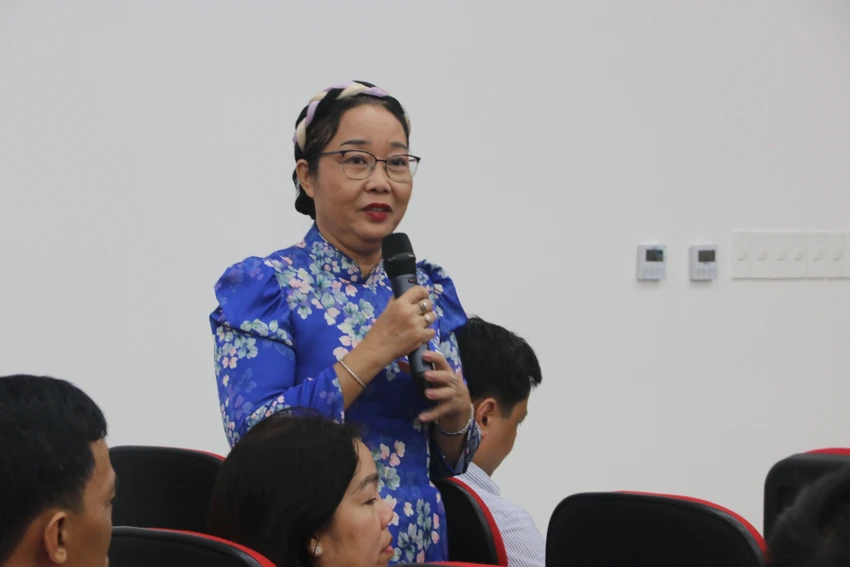 Bà Huỳnh Ngọc Vân, Giám đốc bảo tàng Áo dài chia sẻ. Bà Huỳnh Ngọc Vân, Giám đốc bảo tàng Áo dài chia sẻ.