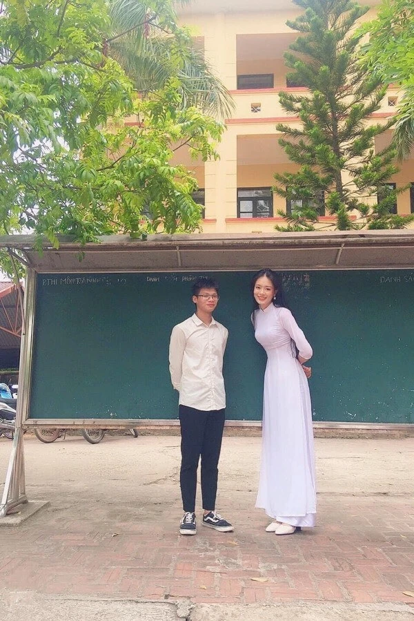 Từ lúc còn trên ghế nhà trường, người đẹp Bắc Giang cho thấy chiều cao vượt trội Từ lúc còn trên ghế nhà trường, người đẹp Bắc Giang cho thấy chiều cao vượt trội