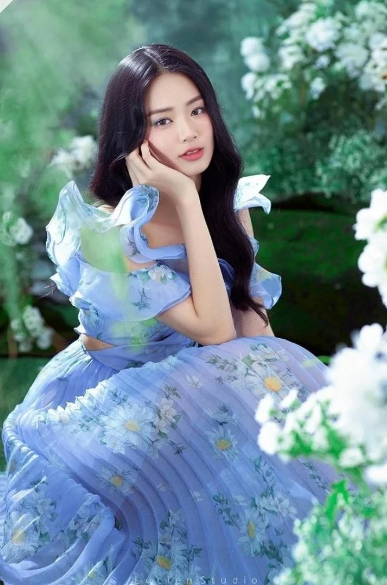 Nhan sắc ngọt ngào của Bùi Khánh Linh Nhan sắc ngọt ngào của Bùi Khánh Linh