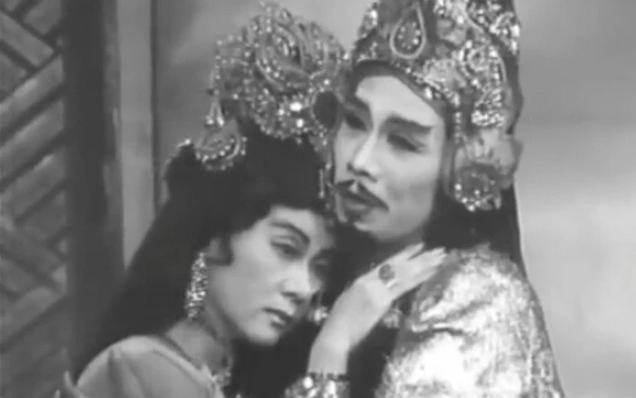 Hình ảnh vở "Tâm sự Ngọc Hân" gây tiếng vang năm 1980. Ảnh: Chụp màn hình Hình ảnh vở "Tâm sự Ngọc Hân" gây tiếng vang năm 1980. Ảnh: Chụp màn hình