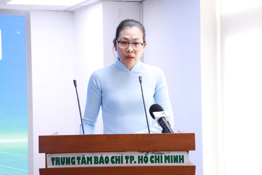 Bà Nguyễn Thị Ngọc Hạnh, Phó Chủ tịch Hội nông dân TP.HCM phát biểu. Ảnh: VĂN HÀ