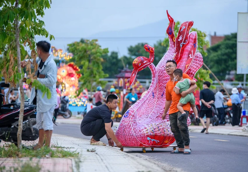 den-long-thien-nga.jpg