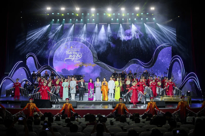 dem-trang-nhu-ngoc.jpg