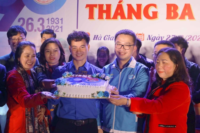 xuan-bac-lam-giam-khao.jpeg