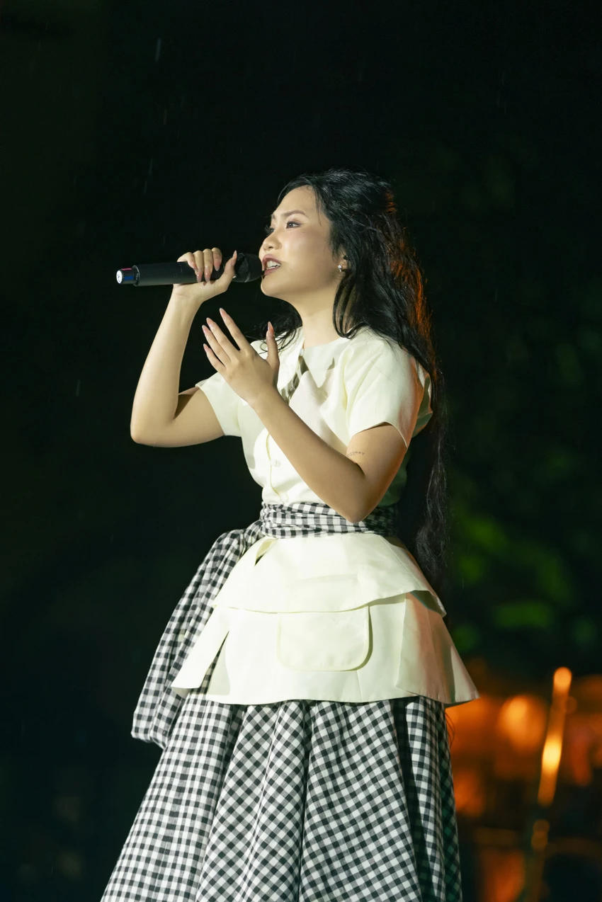 phuong-my-chi8-5562-3065.jpg