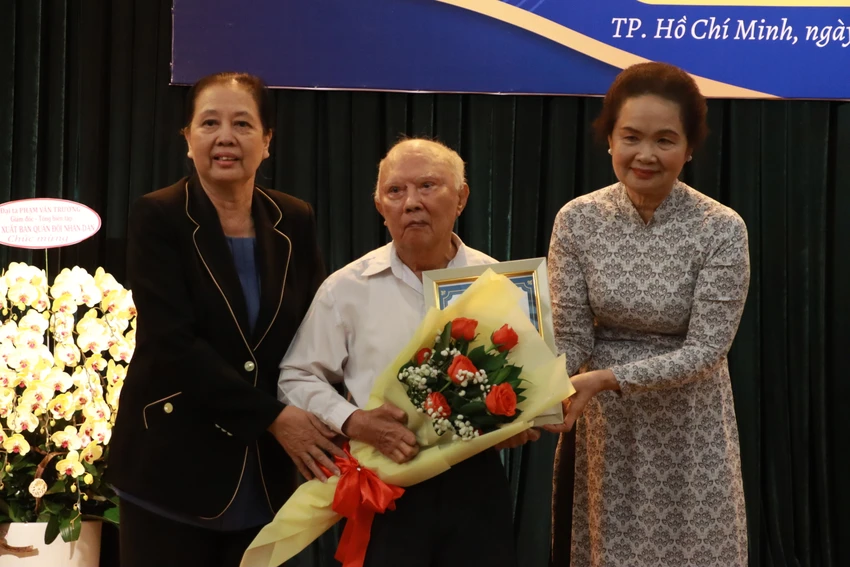 hoi-nha-van-tphcm2.JPG