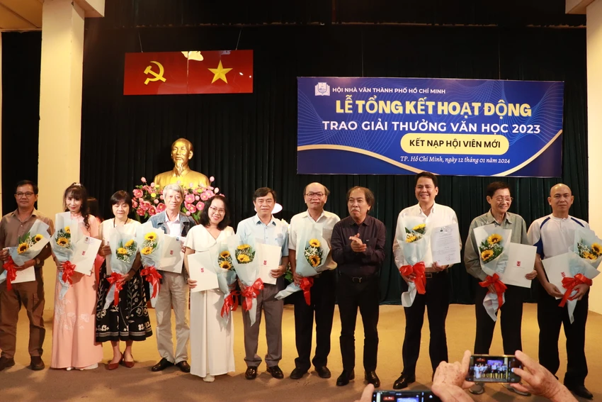 hoi-nha-van-tphcm5.JPG