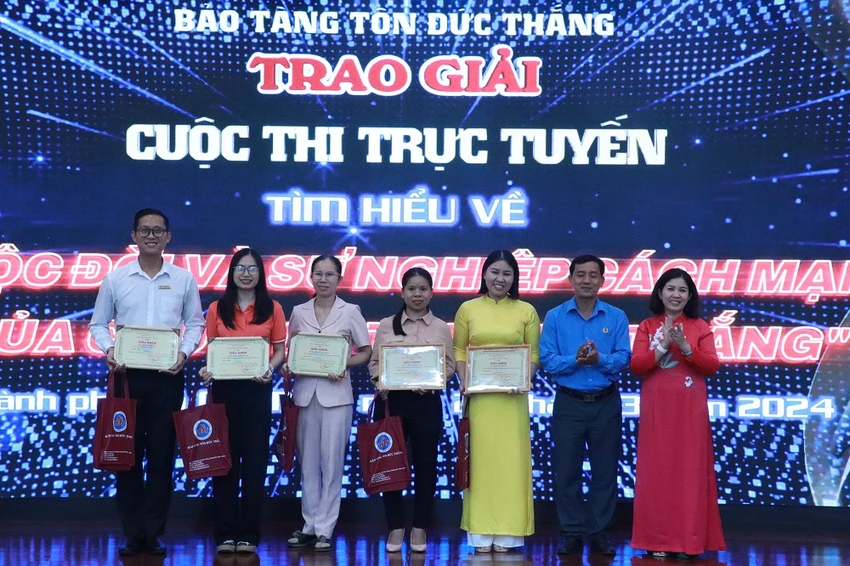 ton-duc-thang.JPG