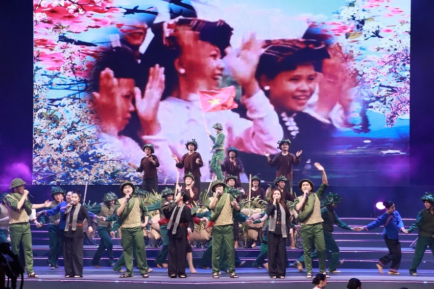 chuong-trinh-nghe-thuat2.JPG