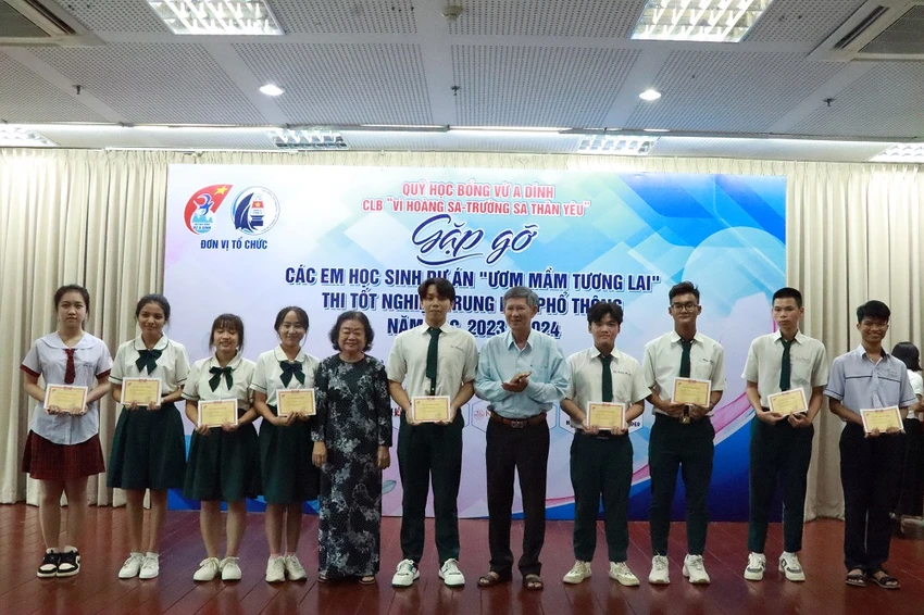 Quỹ học bổng Vừ A Dính