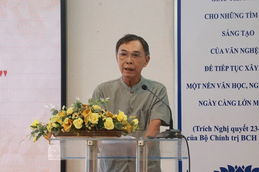 tap-chi-van-nghe-tphcm2.JPG