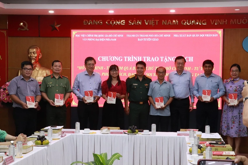 chu-tich-ho-chi-minh5.JPG