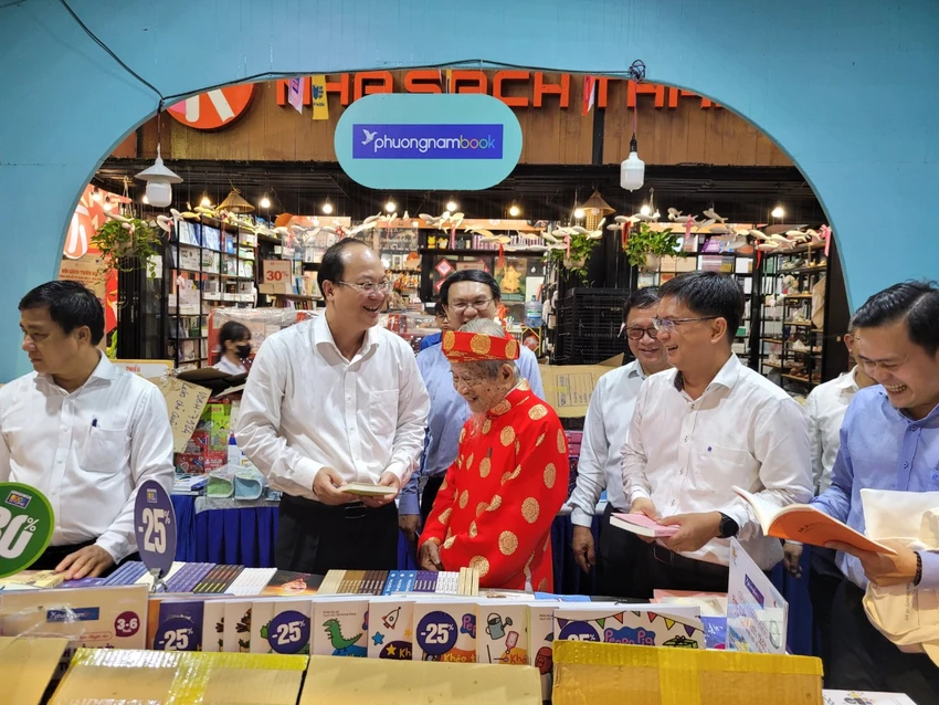 hoi-sach-thieu-nhi-tphcm2.jpg