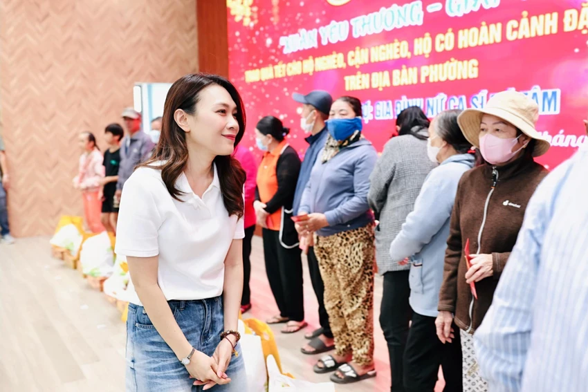 Ca sĩ Mỹ Tâm