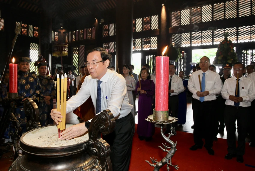 duc-le-thanh-hau-nguyen-huu-canh1.jpg