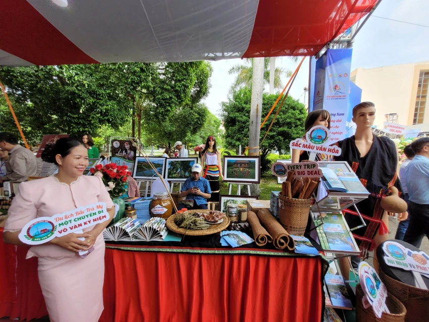 le-hoi-dong-huong-quang-nam-tai-tphcm4.jpg