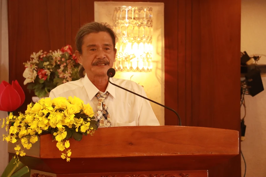 trai-sang-tac-kich-ban-phim.JPG