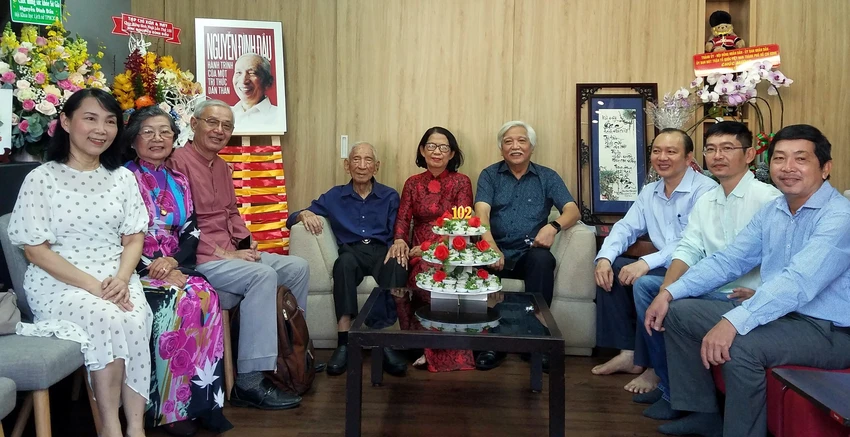 nguyen-dinh-dau17.jpg