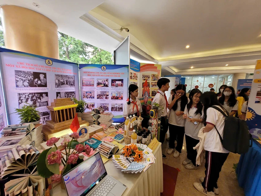 tuan-le-huong-ung-hoc-tap-suot-doi10.jpg