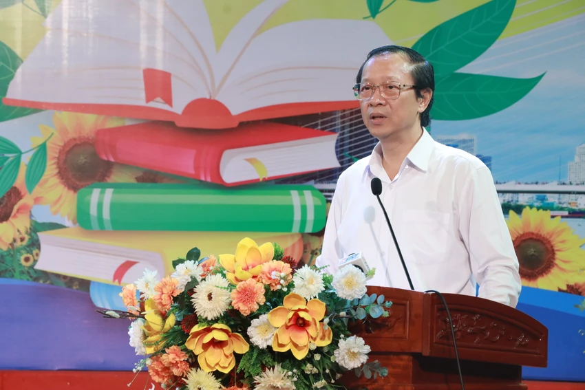 tuan-le-huong-ung-hoc-tap-suot-doi2.JPG