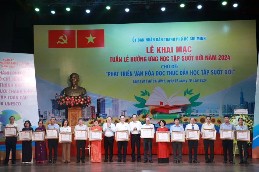 tuan-le-huong-ung-hoc-tap-suot-doi5.JPG