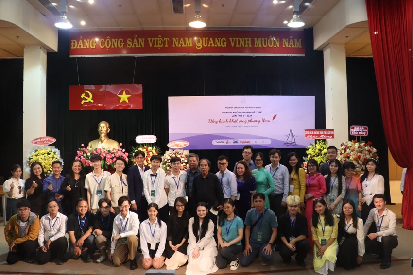 Nhà văn trẻ