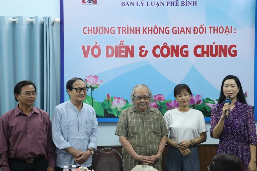 lien-hoan-san-khau-tp.hcm2.JPG