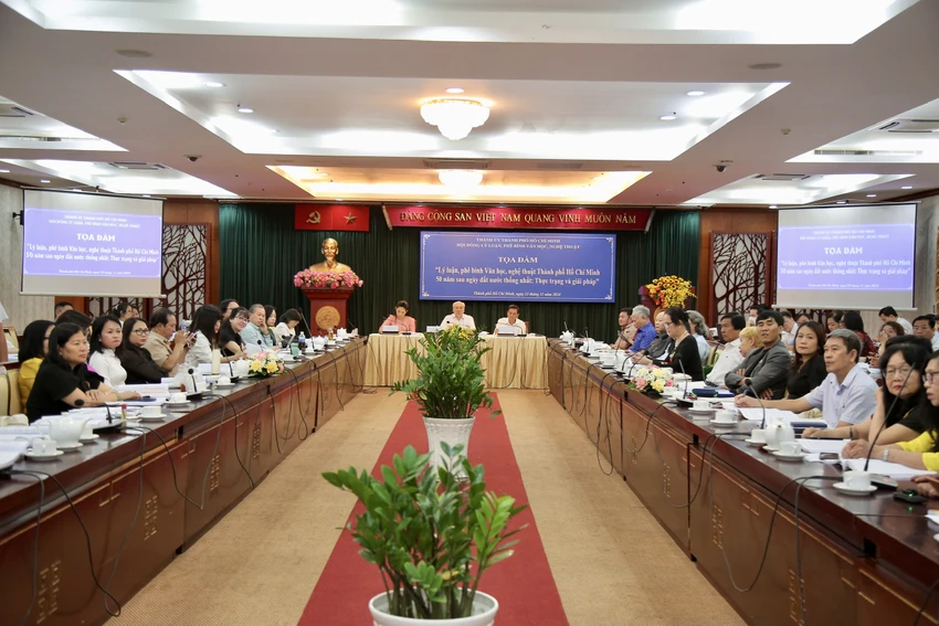 ly-luan-phe-binh.jpg