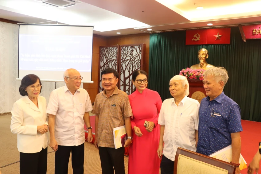 ly-luan-phe-binh47.JPG
