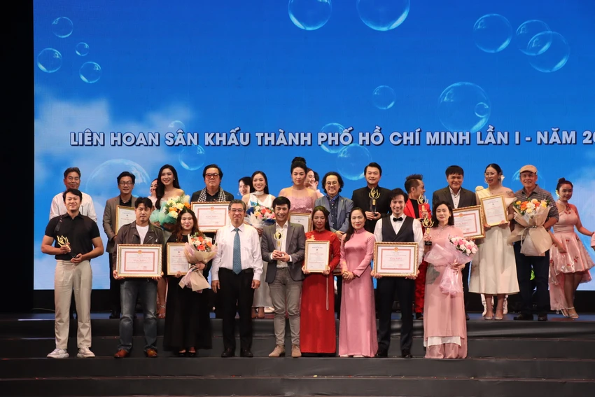 lien-hoan-san-khau-tp.hcm12.JPG