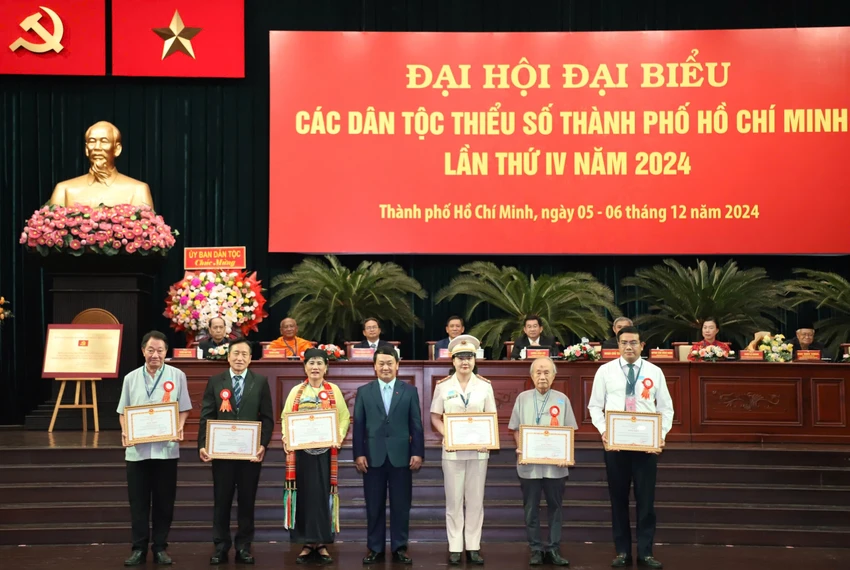 dan-toc-thieu-so5.jpg
