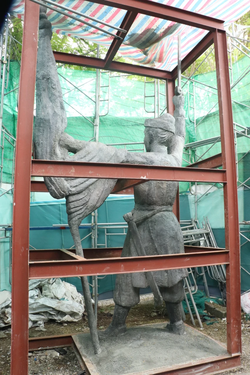 tuong-vua-le-loi3.JPG