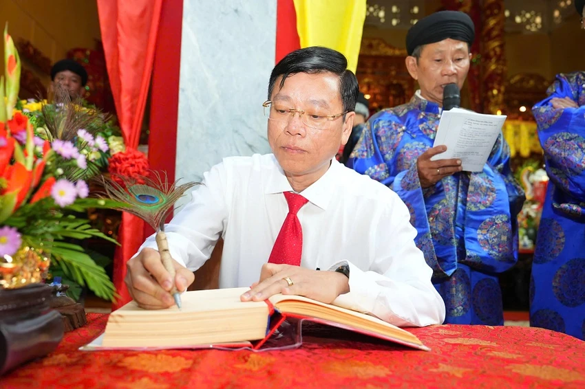 le-hoi-khai-ha-cau-an15.jpg