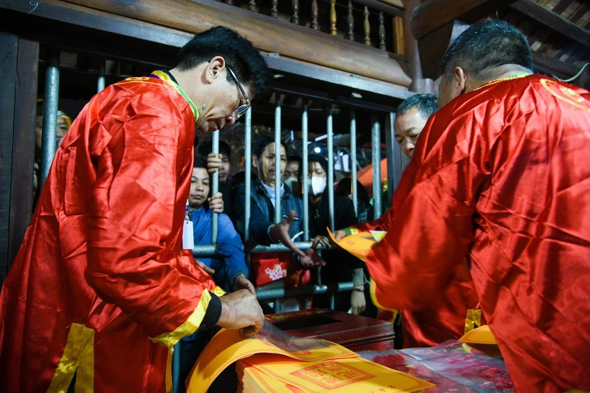 le-hoi-truyen-thong-khai-an-den-tran5.jpg