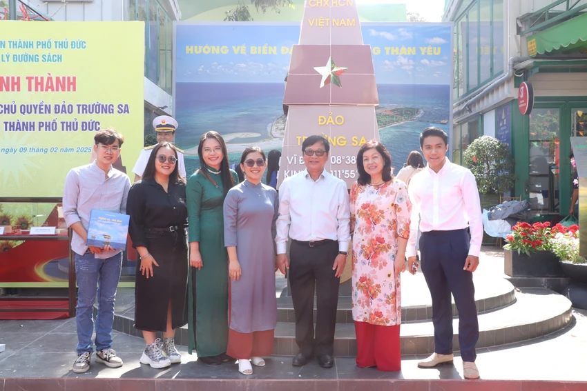 cot-moc-chu-quyen-dao-truong-sa6.JPG
