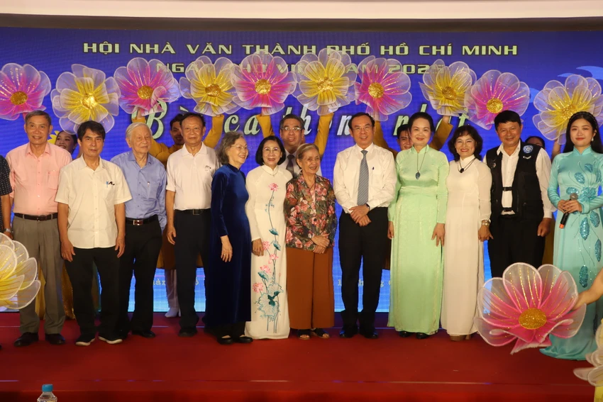 ngay-tho-viet-nam.JPG