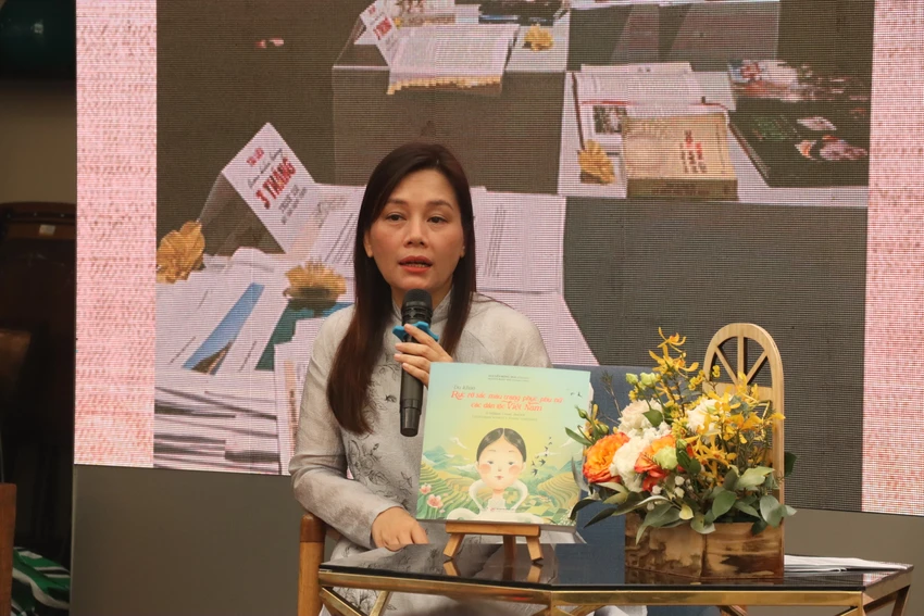 du-khao-ruc-ro-sac-mau-trang-phuc-phu-nu-cac-dan-toc-viet-nam1.JPG