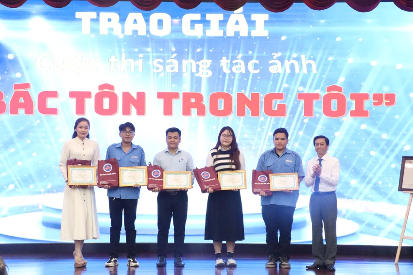 ton-duc-thang3.JPG