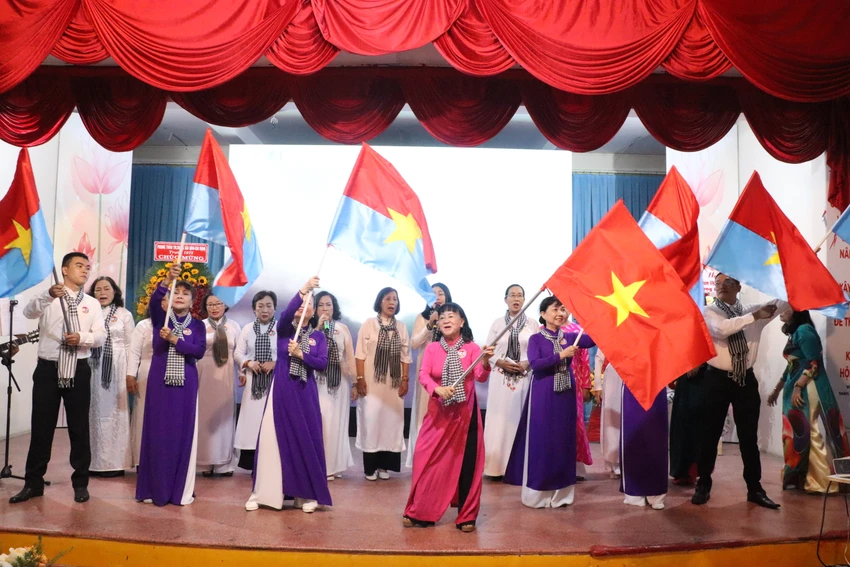 doan-cong-tac-xa-hoi-gia-dinh4.JPG