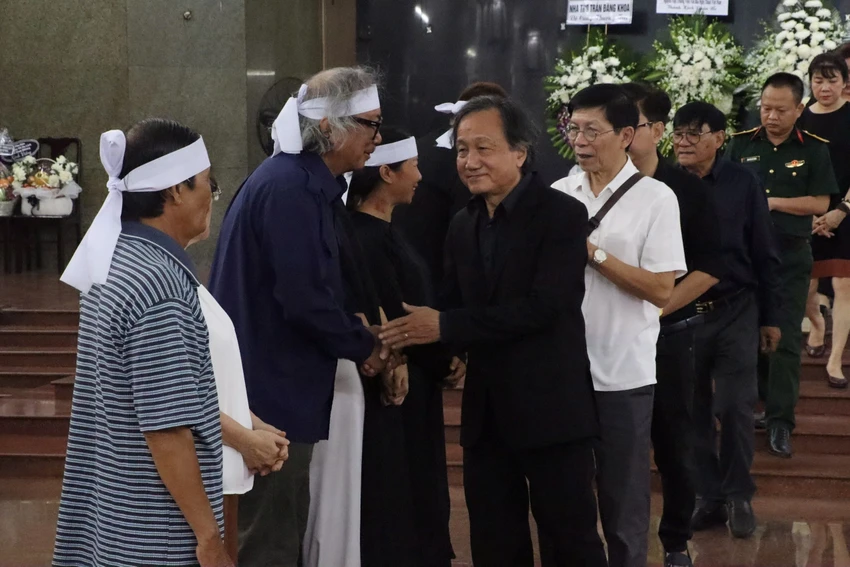 lu-nhat-vu19.jpg
