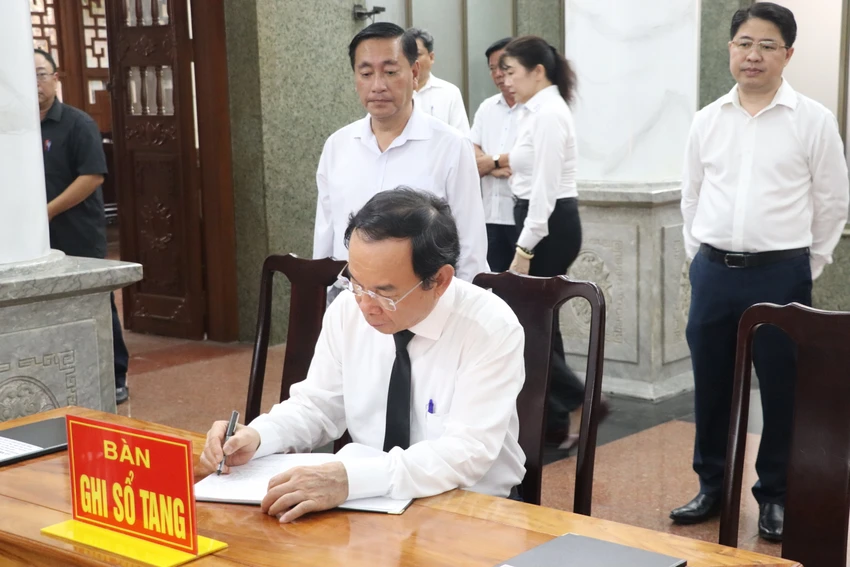 lu-nhat-vu33.JPG