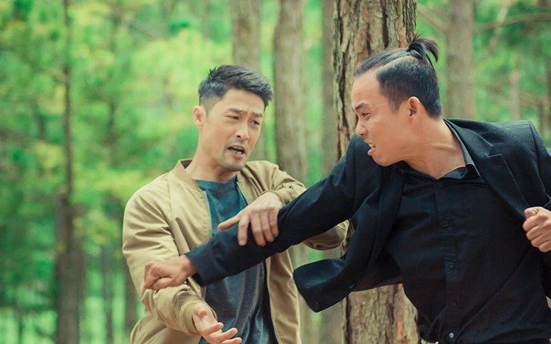 ho-linh-trang-si-bi-an-mo-vua-dinh4.jpg