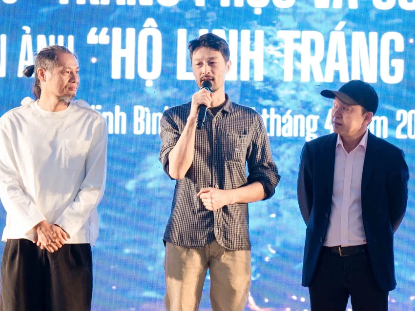 ho-linh-trang-si-bi-an-mo-vua-dinh7.jpg